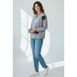 Aéda XL Gray Floral Appliqué Sweater Dolman Sleeve Knit Top Black White Daisies